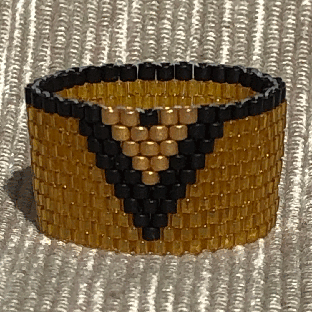 Honey, Black and Gold Vee